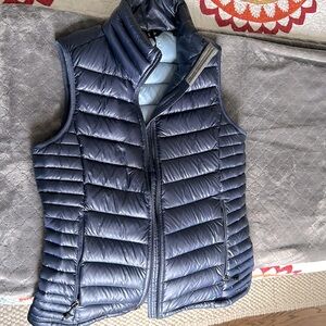 PRICE DROP! Women’s quilted puffer vest - excellent used condition